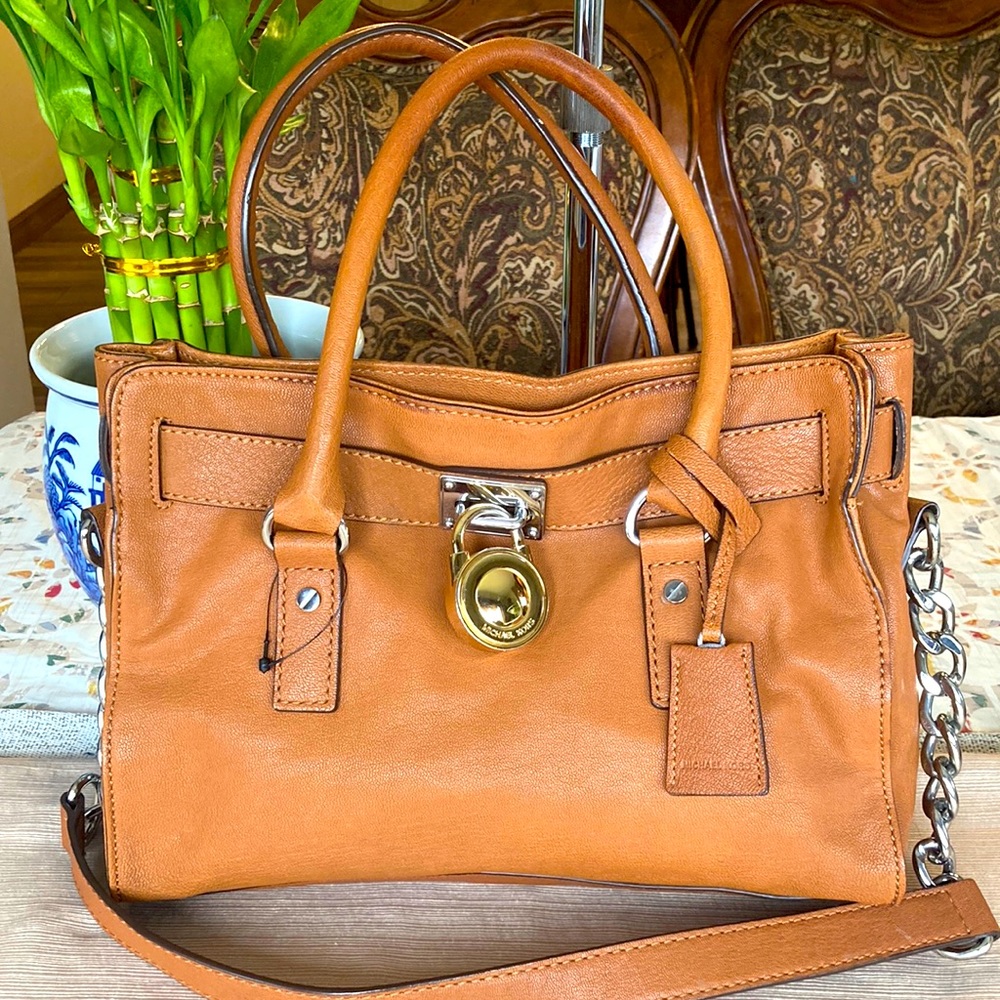 Michael Kors Hamilton Medium, Brown color. Pre-Owned
